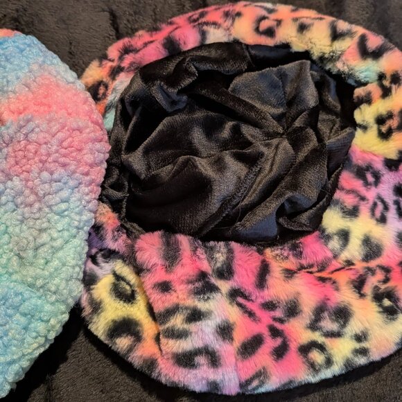 NWOT Set of 2 Colorful Rainbow Fuzzy Furry Berets - Picture 5 of 6